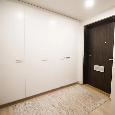 New And Stylish By The Sea In Jatkasaari, Parking And Balcony * ヘルシンキ